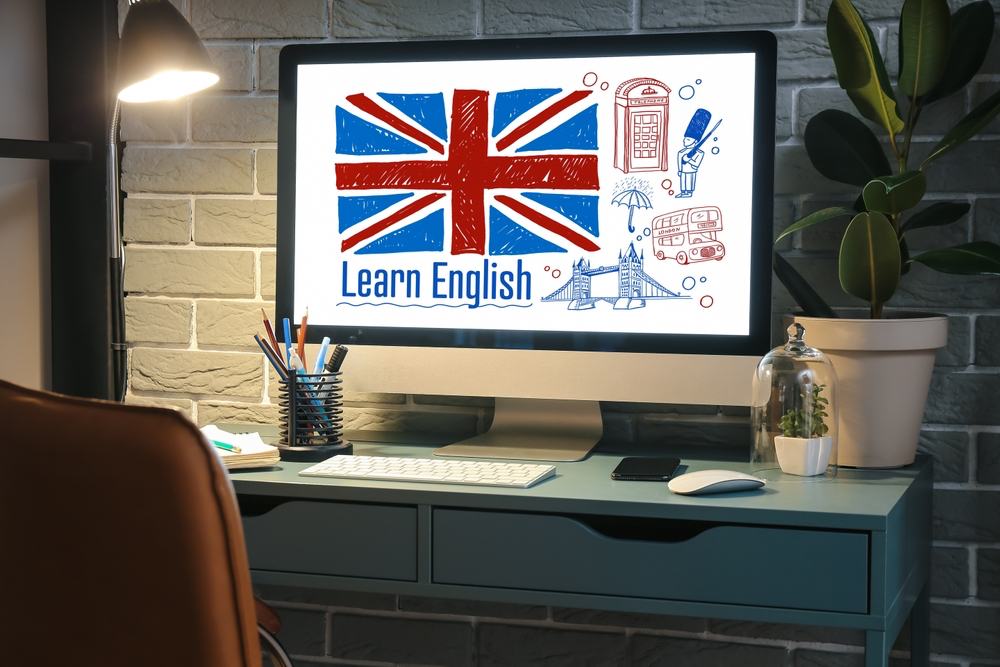 Estudiante aprendiendo inglés de forma natural con la metodología de inmersión lingüística